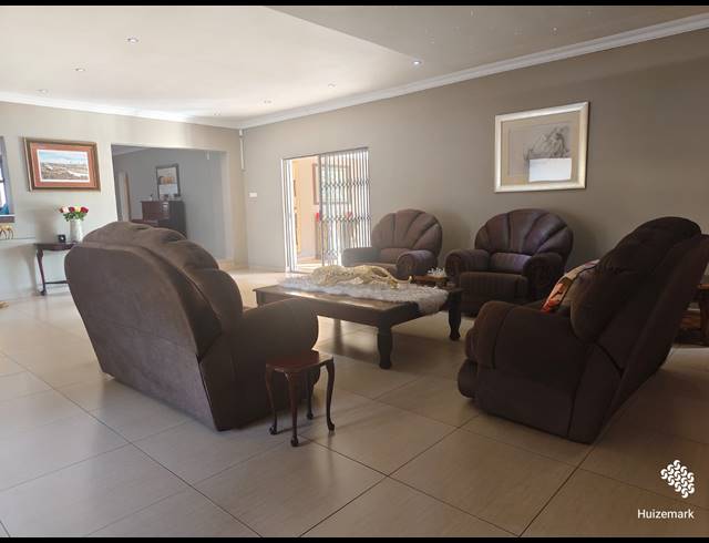 5 BEDROOM HOUSE FOR SALE IN VAALPARK